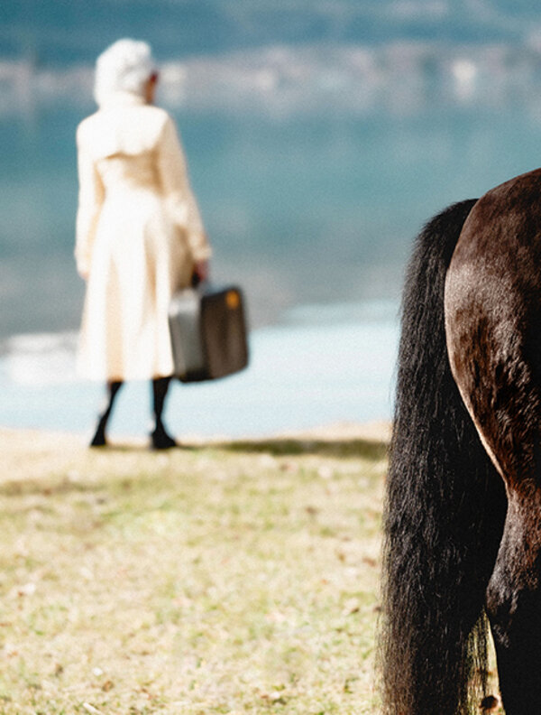Dame und Pferd